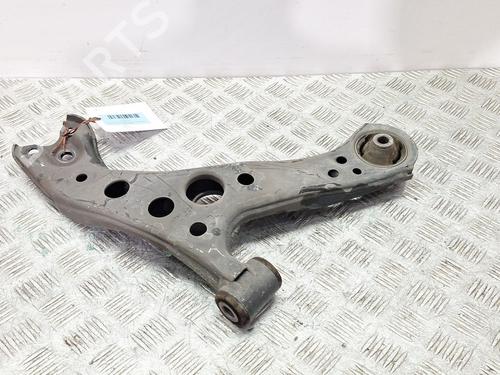 Venstre fortil bærearm TOYOTA COROLLA Saloon (_E21_) 1.8 VVTi Hybrid (ZWE211, MZEA12) (98 hp) 27662303