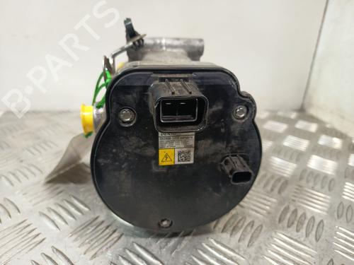Used AC compressor AC compressor TOYOTA COROLLA Saloon (_E21_) 1.8 VVTi Hybrid (ZWE211, MZEA12) (98 hp) 32492355 32492355