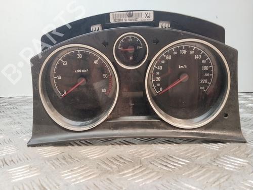 Used Instrument cluster OPEL ZAFIRA / ZAFIRA FAMILY B (A05) 1.9 CDTI (M75) (120 hp) 18866127