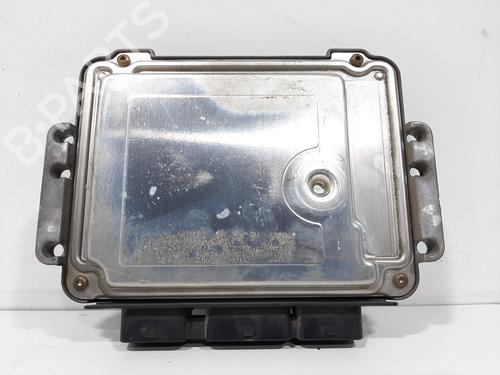 Used Engine control unit (ECU) Engine control unit (ECU) RENAULT MEGANE II Saloon (LM0/1_) [2003-2026] 7988821 7988821