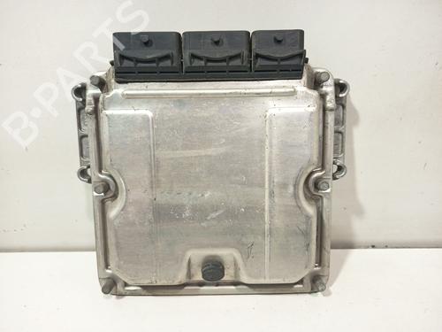 engine-control-unit-ecu-renault-trafic-ii-van-fl-2001-33660454 main image
