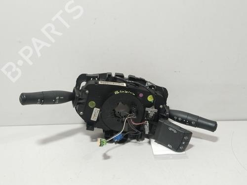switch-renault-megane-ii-saloon-lm01_-2003-39591946 main image