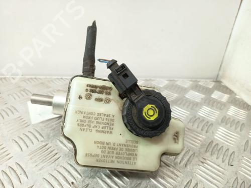 brake-master-cylinder-vw-golf-v-1k1-2003-2004-2005-2006-2007-2008-2009-2010-37589917 main image