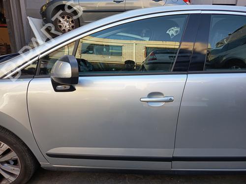 Used Left front door Left front door 38775992 38775992