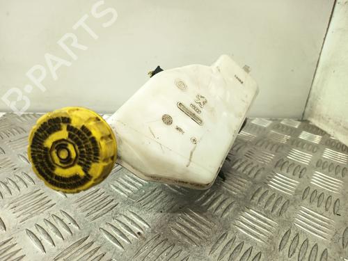 Used Brake master cylinder Brake master cylinder 37589916 37589916