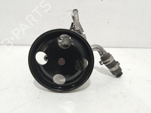 Used Steering pump FORD FIESTA VI (CB1, CCN) [2008-2017]  17567591