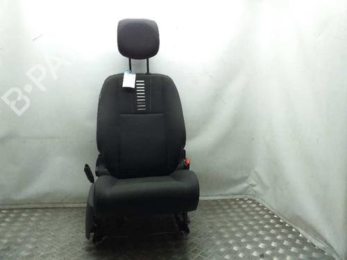 right-front-seat-renault-megane-iii-hatchback-bz01_-b3_-2008-5239796 main image