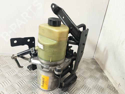 Bomba de direcção Bomba de direcção FORD FOCUS II (DA_, HCP, DP) 1.8 TDCi (115 hp) 36676085 36676085