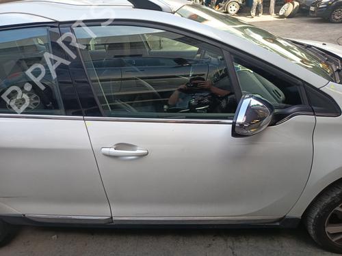 right-front-door-peugeot-2008-i-cu_-2013-39493942 main image