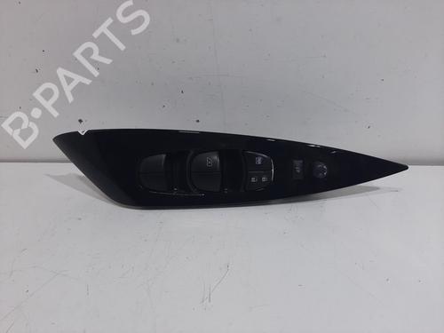 Used Left front window switch NISSAN LEAF (ZE0) Electric (109 hp) 12258275