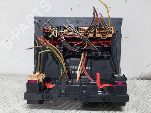Used Fuse box Fuse box VW TOURAN (1T1, 1T2) [2003-2011] 6784013 6784013