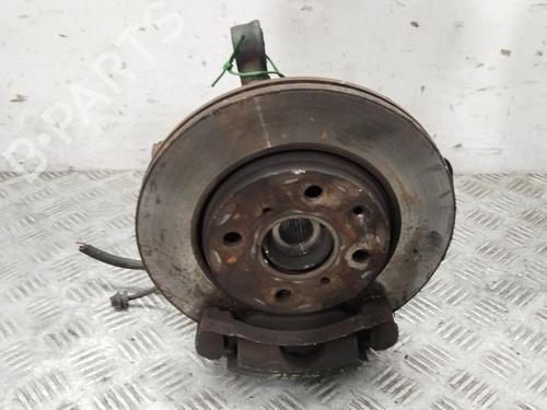 Used Right front steering knuckle Right front steering knuckle PEUGEOT 107 (PM_, PN_) 1.0 (68 hp) 39511754 39511754
