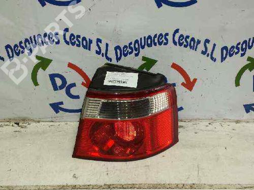 Used Right taillight KIA CARENS II MPV (FJ) 2.0 CRDi (113 hp) 5207759