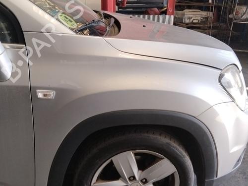 Used Right front fenders Right front fenders CHEVROLET ORLANDO (J309) 2.0 D (131 hp) 33958580 33958580