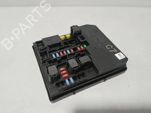 Used Fuse box Fuse box NISSAN JUKE (F15) 1.5 dCi (110 hp) 31380767 31380767
