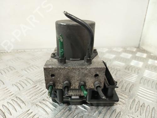 Used ABS pump ABS pump RENAULT MEGANE II (BM0/1_, CM0/1_) 1.9 dCi (131 hp) 33872818 33872818