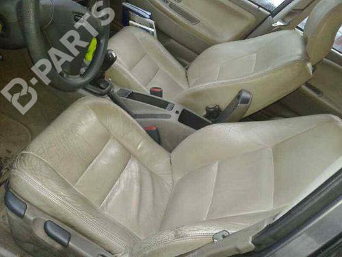 Right front steering knuckle VOLVO V40 Estate (645) 1.9 DI | BP5168963M26 