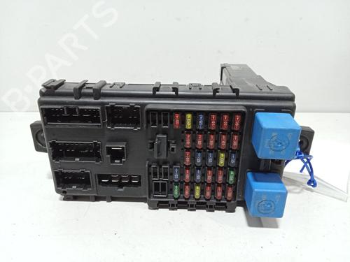 Used Fuse box Fuse box 37667356 37667356