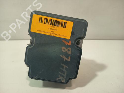 Used ABS pump ABS pump MERCEDES-BENZ SPRINTER 3,5-t Van (B906) 313 CDI 4x4 (906.631, 906.633, 906.635, 906.637) (129 hp) 32760128 32760128