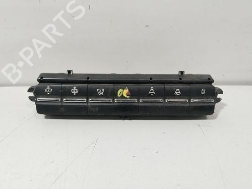 Used Warning switch Warning switch PEUGEOT 5008 (0U_, 0E_) 2.0 HDi 150 / BlueHDi 150 (150 hp) 39623747 39623747