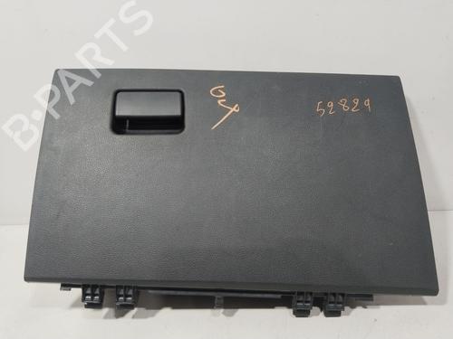 Handskerum TOYOTA COROLLA Saloon (_E21_) 1.8 VVTi Hybrid (ZWE211, MZEA12) (98 hp) 30684705