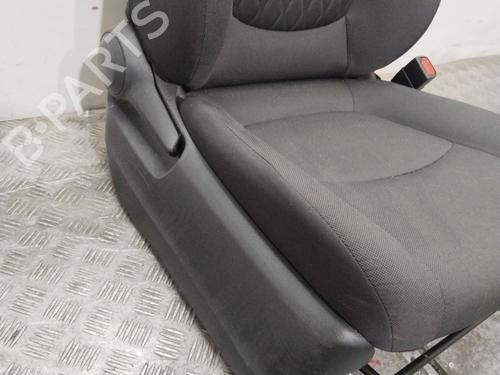 Right front seat TOYOTA COROLLA Saloon (_E21_) 1.8 VVTi Hybrid (ZWE211, MZEA12) | BP30512908C16 