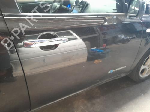 right-front-door-nissan-leaf-ze1-2017-37408030 main image