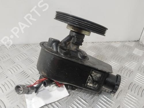 Used Steering pump RENAULT MEGANE I Classic (LA0/1_) 1.6 e (LA0F, LA0S) (90 hp) 28441757