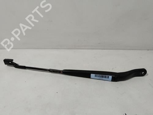 Used Front windshield wiper arm OPEL CORSA F (P2JO) 1.2 (68) (101 hp) 29488704