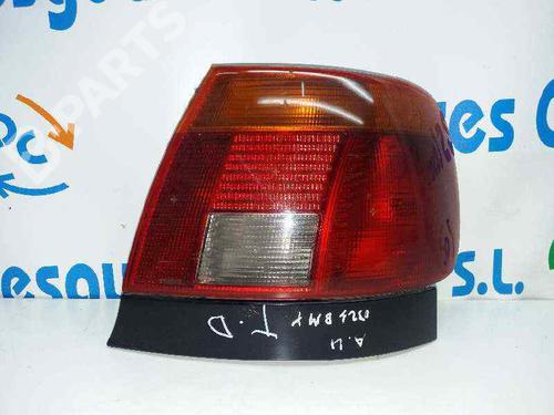 Fanale posteriore destro AUDI A4 B5 Avant (8D5) 1.9 TDI (110 hp) 8D0945112A