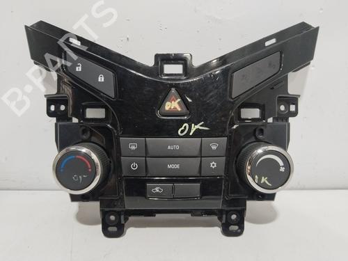 climate-control-chevrolet-cruze-hatchback-j305-2010-24855864 main image