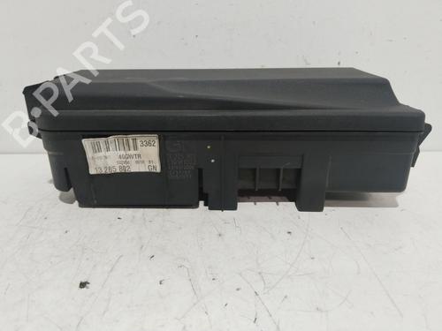 Used Fuse box Fuse box OPEL VECTRA C GTS (Z02) 1.9 CDTI (F68) (100 hp) 20136950 20136950