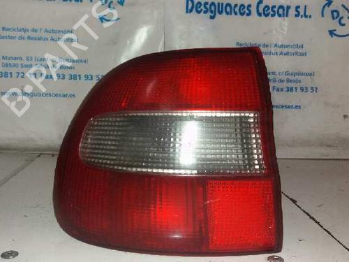 Used Left taillight VOLVO V40 Estate (645) 1.9 DI (115 hp) 5189320