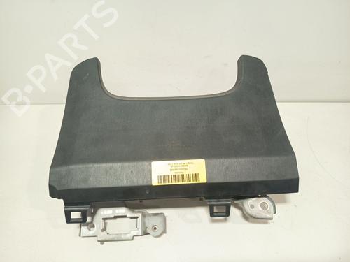 knee-airbag-toyota-prius-plus-_w4_-2011-39950030 main image