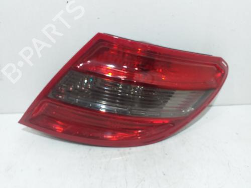 Used Right taillight Right taillight MERCEDES-BENZ C-CLASS (W204) C 200 CDI (204.001) (136 hp) 17147390 17147390