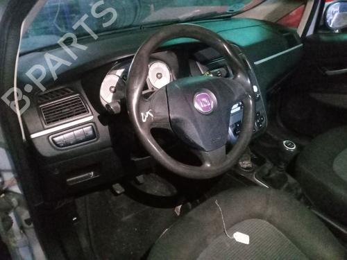 Brugte FIAT LINEA (323_, 110_) 1.4 T-Jet (323AXC1A) (120 hp) 3464840