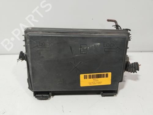 Used Fuse box Fuse box 37090266 37090266
