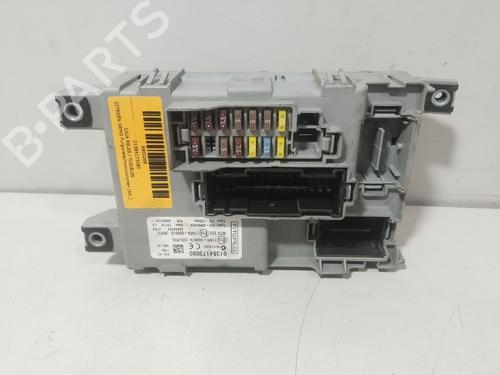 Used Fuse box Fuse box 37518642 37518642