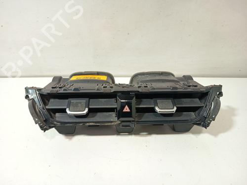 Used Air vent Air vent TOYOTA COROLLA Saloon (_E21_) 1.8 VVTi Hybrid (ZWE211, MZEA12) (98 hp) 35785440 35785440