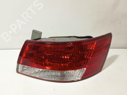 Piloto trasero derecho Piloto trasero derecho HYUNDAI SONATA V (NF) 2.0 CRDi (140 hp) 36889653 36889653