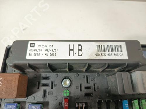 Fuse box OPEL ASTRA H GTC (A04) 1.7 CDTi (L08) | BP34477019E1 - Image 4