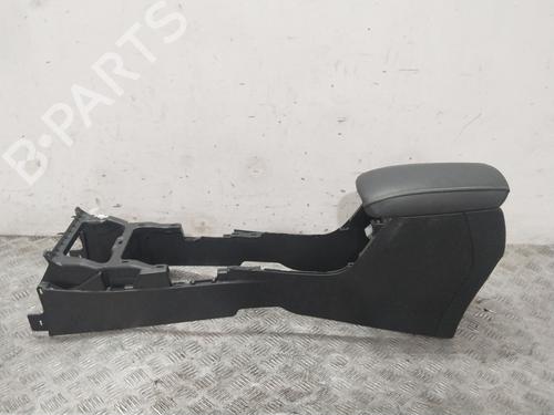 Used Armrest / Center console Armrest / Center console TOYOTA COROLLA Estate (_E21_) 2.0 Hybrid (MZEH19) (196 hp) 40101910 40101910