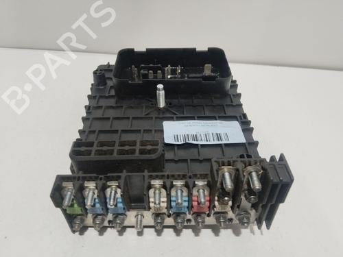 Used Fuse box Fuse box VW PASSAT B6 (3C2) 2.0 TDI 16V (140 hp) 26010698 26010698