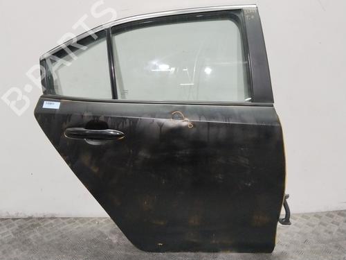 Used Right rear door TOYOTA COROLLA Saloon (_E21_) 1.8 VVTi Hybrid (ZWE211, MZEA12) (98 hp) 30002853