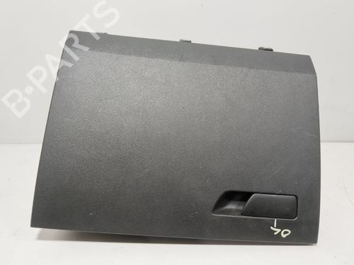 glove-box-seat-leon-5f1-2012-2013-2014-2015-2016-2017-2018-2019-2020-2021-38482693 main image