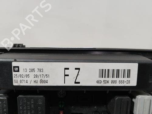 Fuse box OPEL ASTRA H (A04) 1.9 CDTI (L48) | BP30834618E1