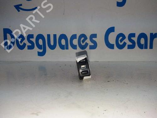 Used Right front window switch Right front window switch CITROËN XSARA (N1) 2.0 HDi 90 (90 hp) 5202021 5202021