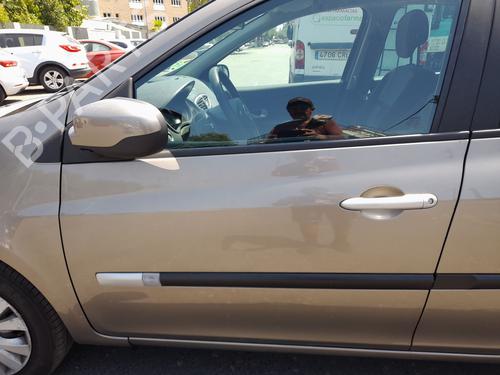 left-front-door-renault-clio-iii-grandtour-kr01_-2007-37683224 main image