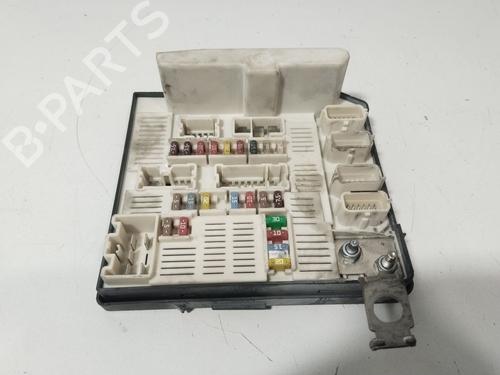 Used Fuse box Fuse box 37613344 37613344
