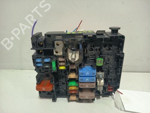 Used Fuse box Fuse box 38286971 38286971